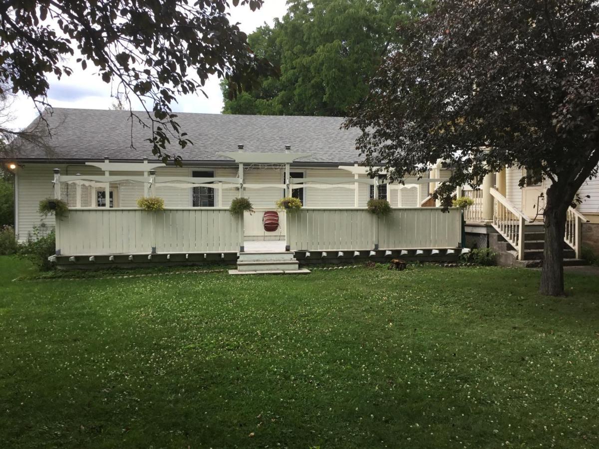 Marmora And Lake Inn And Victorian Diner Exterior foto
